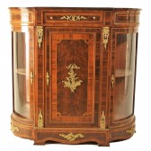 Μπαγιού με Βιτρίνα